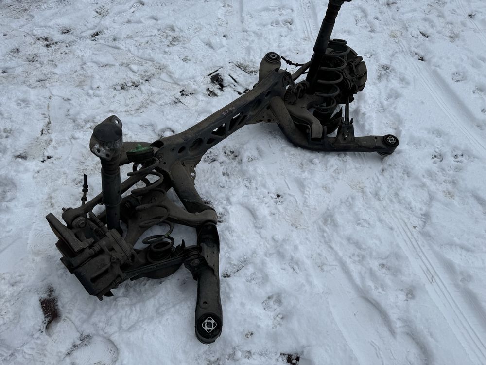 Audi A6 C7 Zawieszenie Tył belka wózek zwrotnica