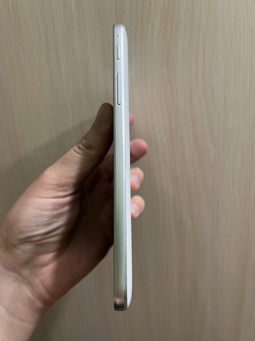 Планшет для учебы и розвлечений Samsung Galaxy Tab 3 SM-T211