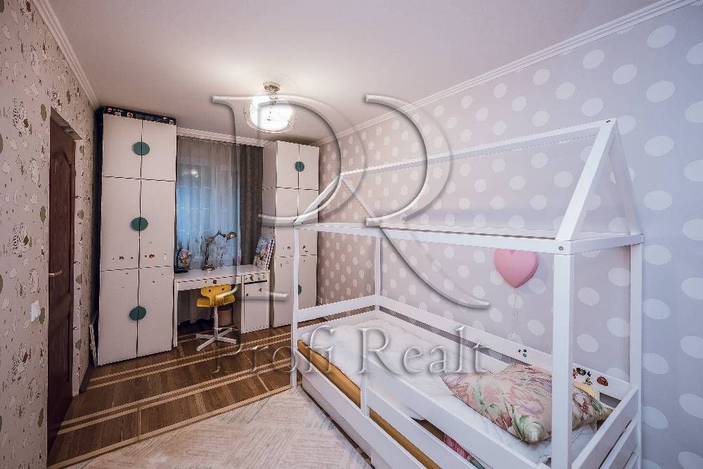Продаж 3 кімн. квартири вул. Василенка 23/Відрадний/Любомира Гузара