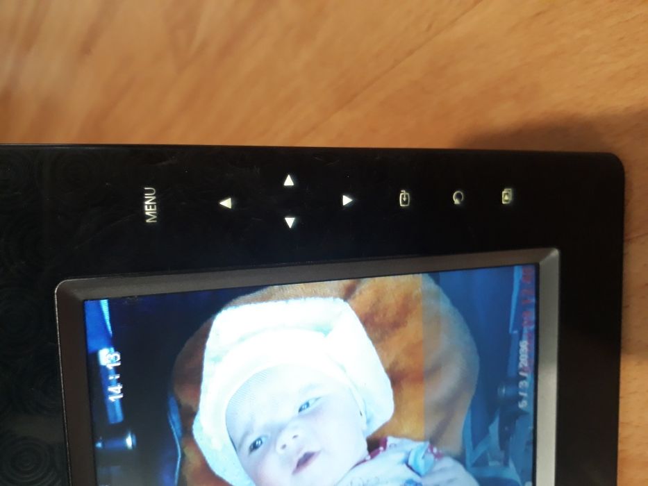 Фоторамка Цифровая Samsung SPF-85 h для просмотра фотографий и видео