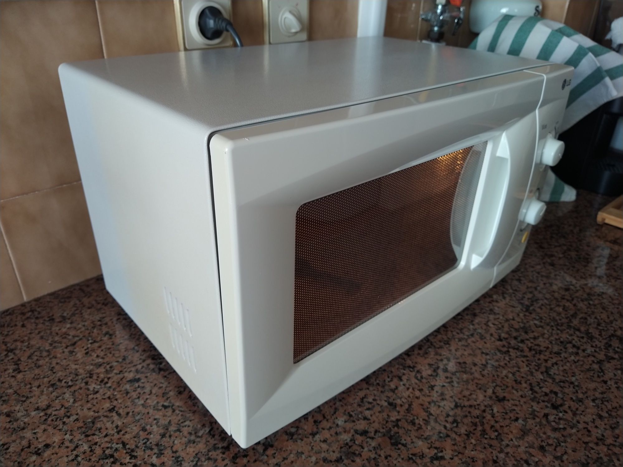 Micro-ondas LG 23 l casa quarto apartamento vivenda escritório gabinet