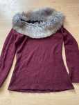 Sweter sweterek z futerkiem sztucznym
