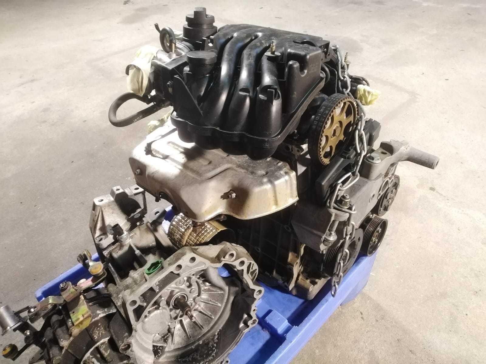Motor Volkswagen Golf IV 1.6 a Gasolina com Referência 06B103019