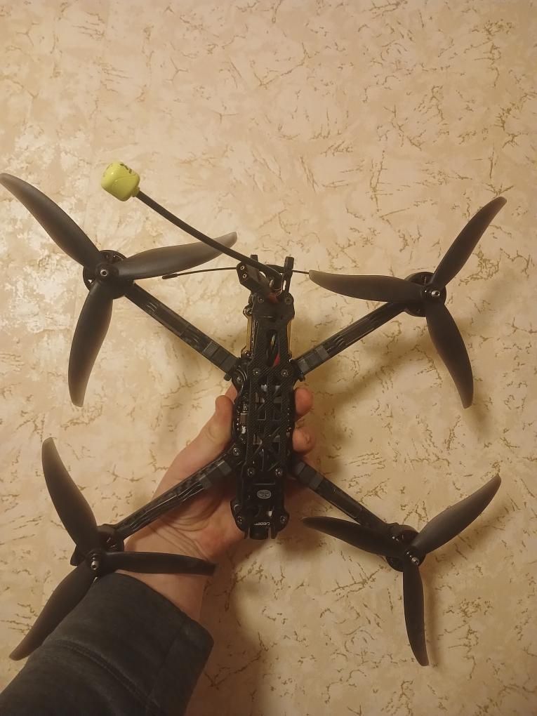 Продам FPV дрон «Колібрі» 7" ADVANCED 5,8 GHz ELRS

Залишити відгук

К