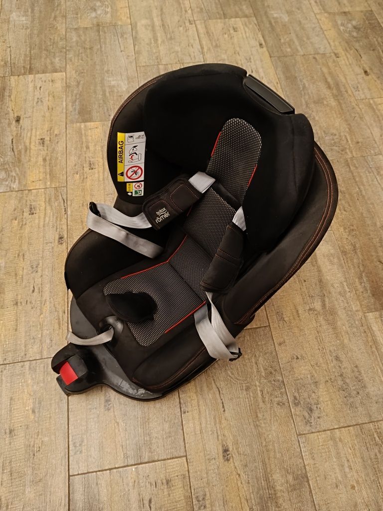 Fotelik Britax Romer Dualfix m i-size