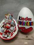 Kinder jajko niespodzianka maxi