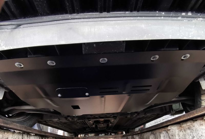 Защита поддона двигателя Nissan Sentra 7 (B17) Захист картера двигуна