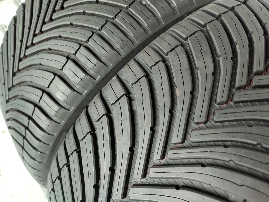 Opony 245/45 R 18 Bridgestone Turanza Allseason 6 Jak Nowe