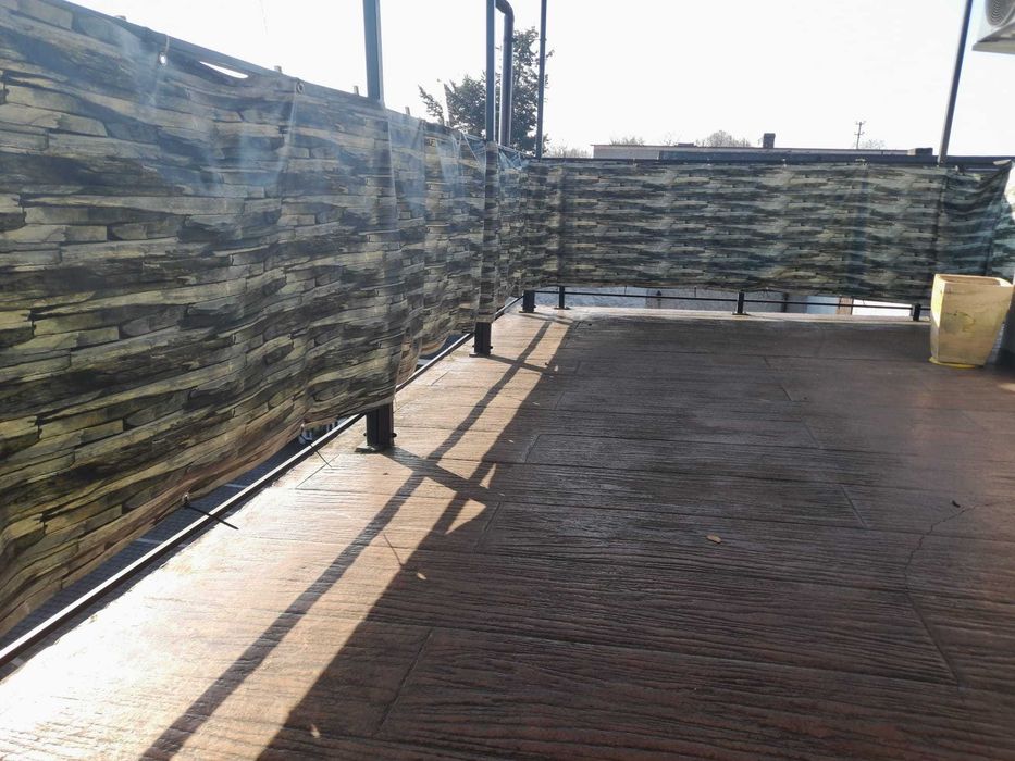 Osłona   na balkon ,taras  ,zmywalna   .