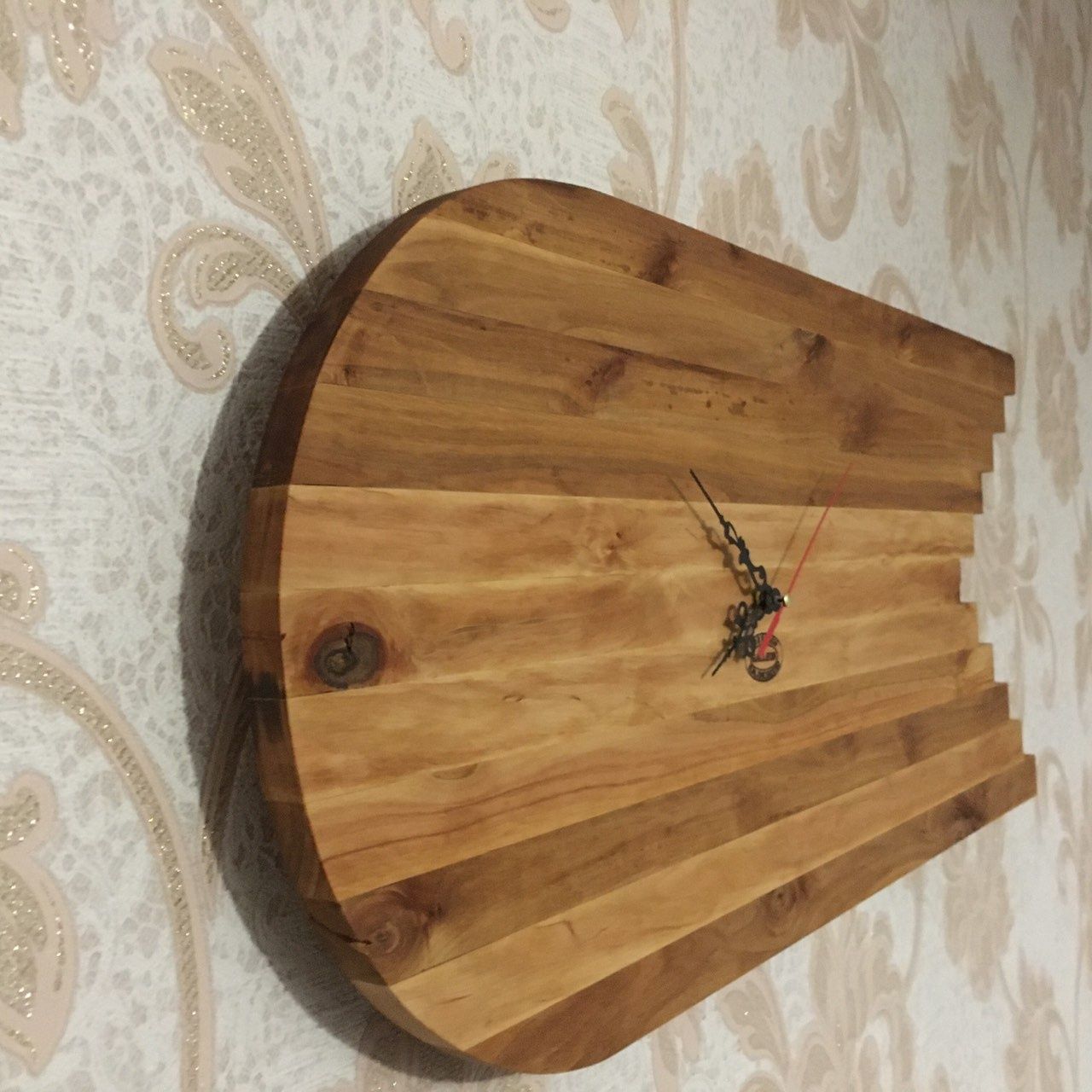 Часы настенные из дерева