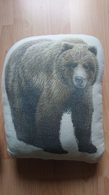Oryginalna Poduszka FOLLOW THE WHITE RABBIT polski design niedźwiedź