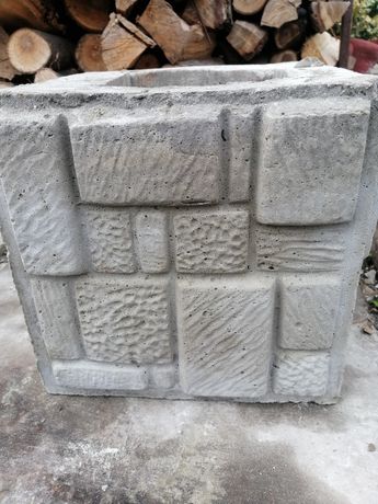 Стовбчик бетонний набірний дляпаркану