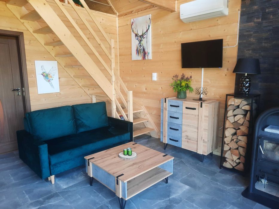 Domek przy lesie na Roztoczu.