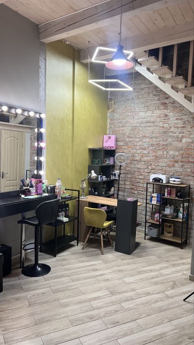 Здам в оренду робоче місце майстра манікюру / педикюру