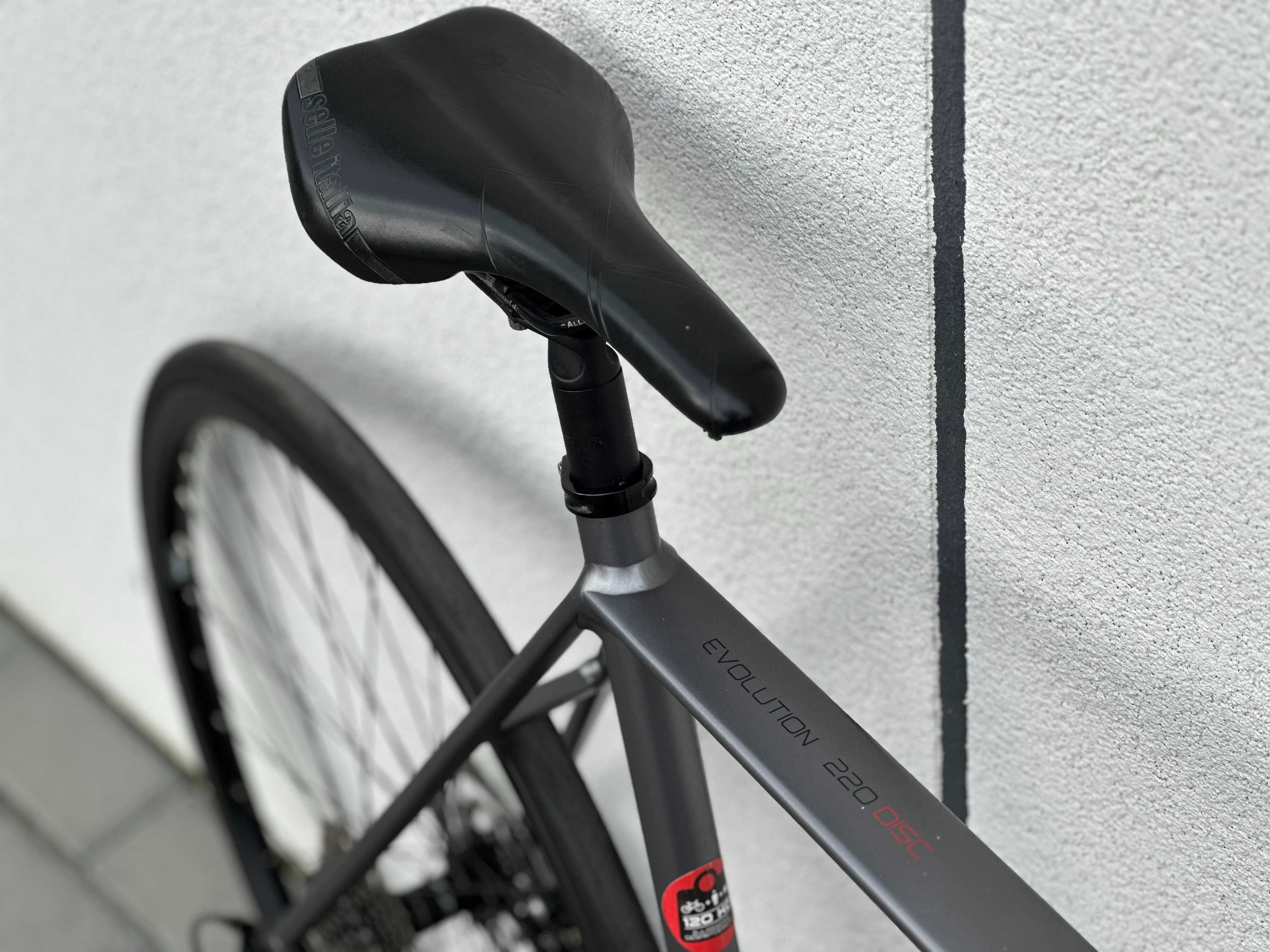 Велосипед шосе Carver Evolution 220 Disc 28" 60 cm