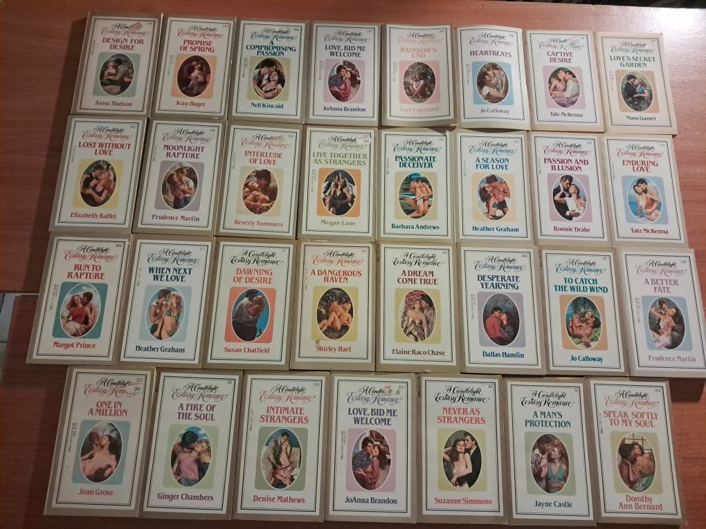 Romances bolso em inglês,Mills & Boon, A Candlelight  ecstasy romance
