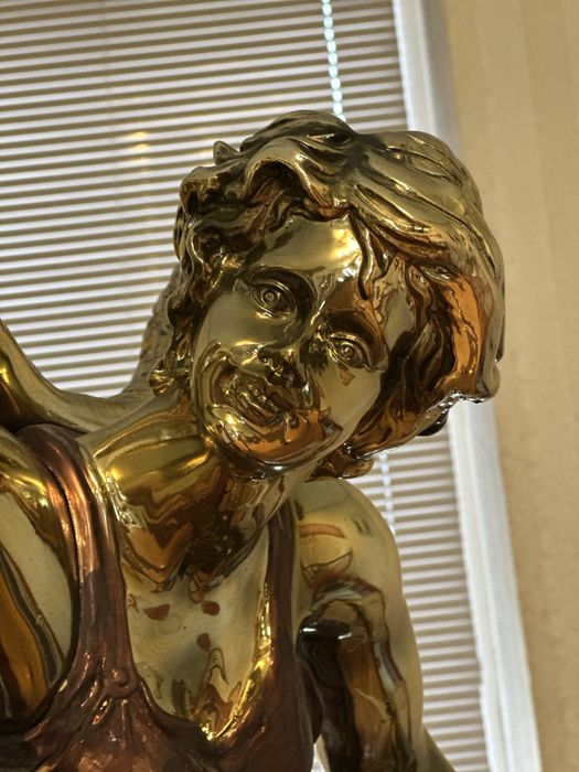 Статуя статуетка велика Ніка на колоні 185 см Статуэтка Ника колонне