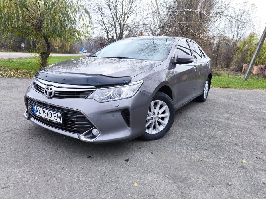 Продам Toyota Camry 2016г официальная