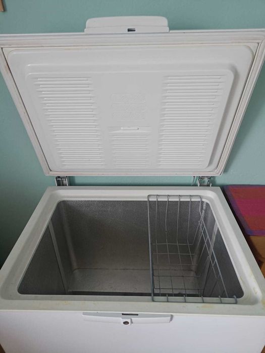 Whirlpool zamrażarka skrzyniowa stan bdb model WH2010 A+E