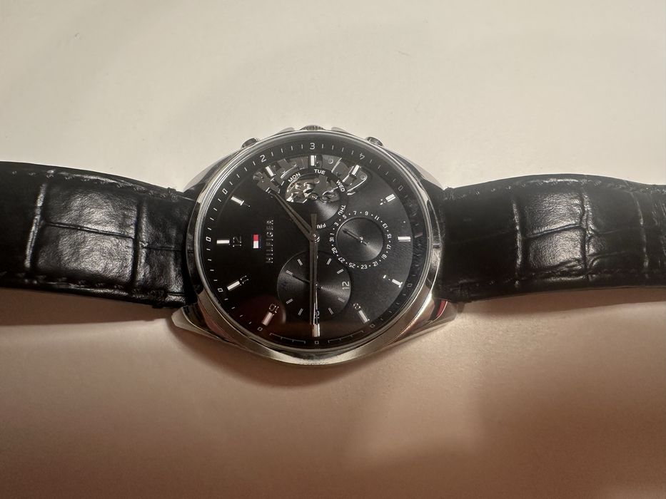 Colecção de relógios Tommy Hilfiger – Vários modelos, alguns novos