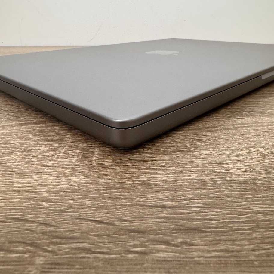 Macbook Pro 16" 2021 M1 Pro / 16Gb DDR5 / SSD 512Gb (код: M0655)