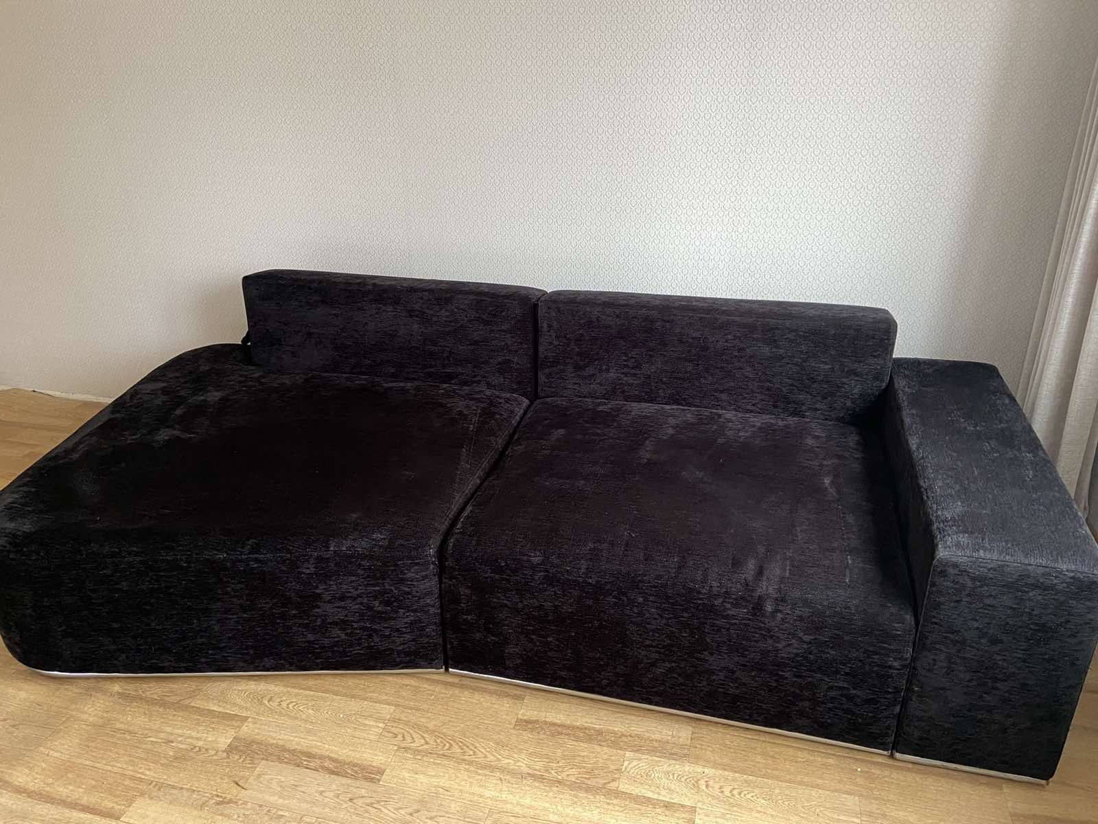 Продам стильный  диван отличного качества