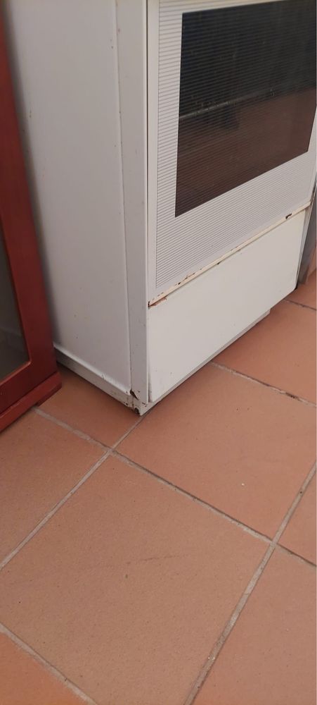 Fogao branco de 4 bicos