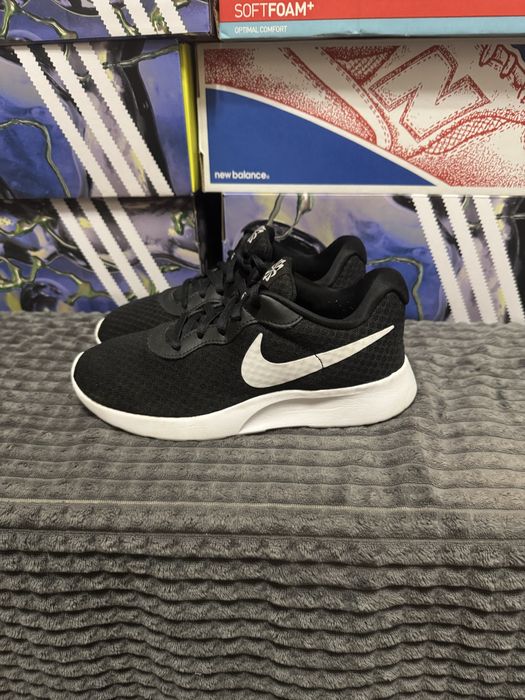 Кросівки Nike Tanjun 36(22,5см) оригінал
