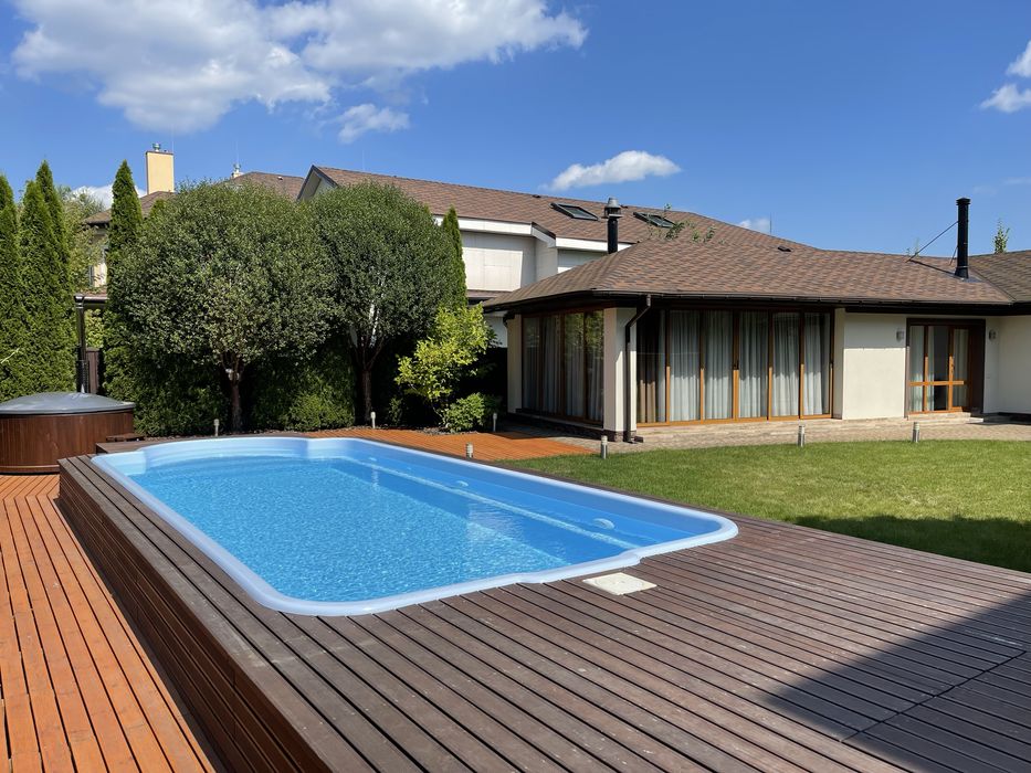 Будинок в КМ Montana Village, новий басейн, Козин, Спп 1%