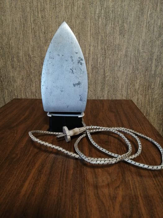 Продам рабочий утюг б /у