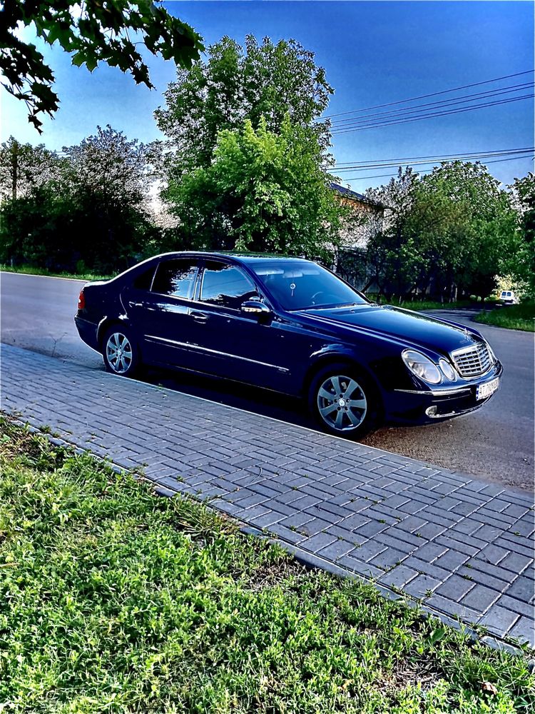 Mercedes-Benz E-Class 2003, E 320