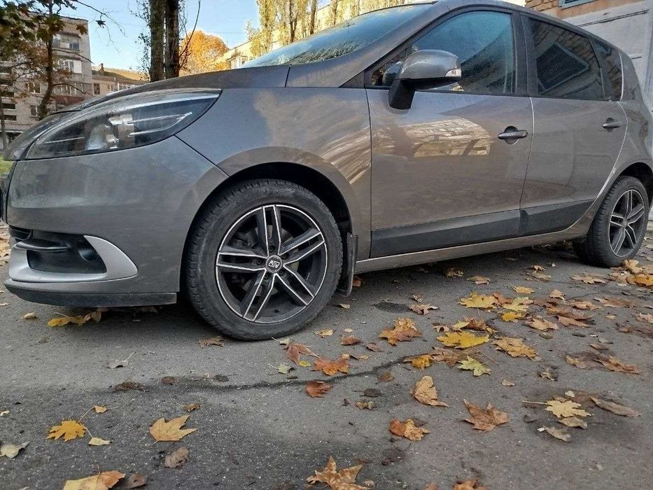 Рено сценик  3 покоління
