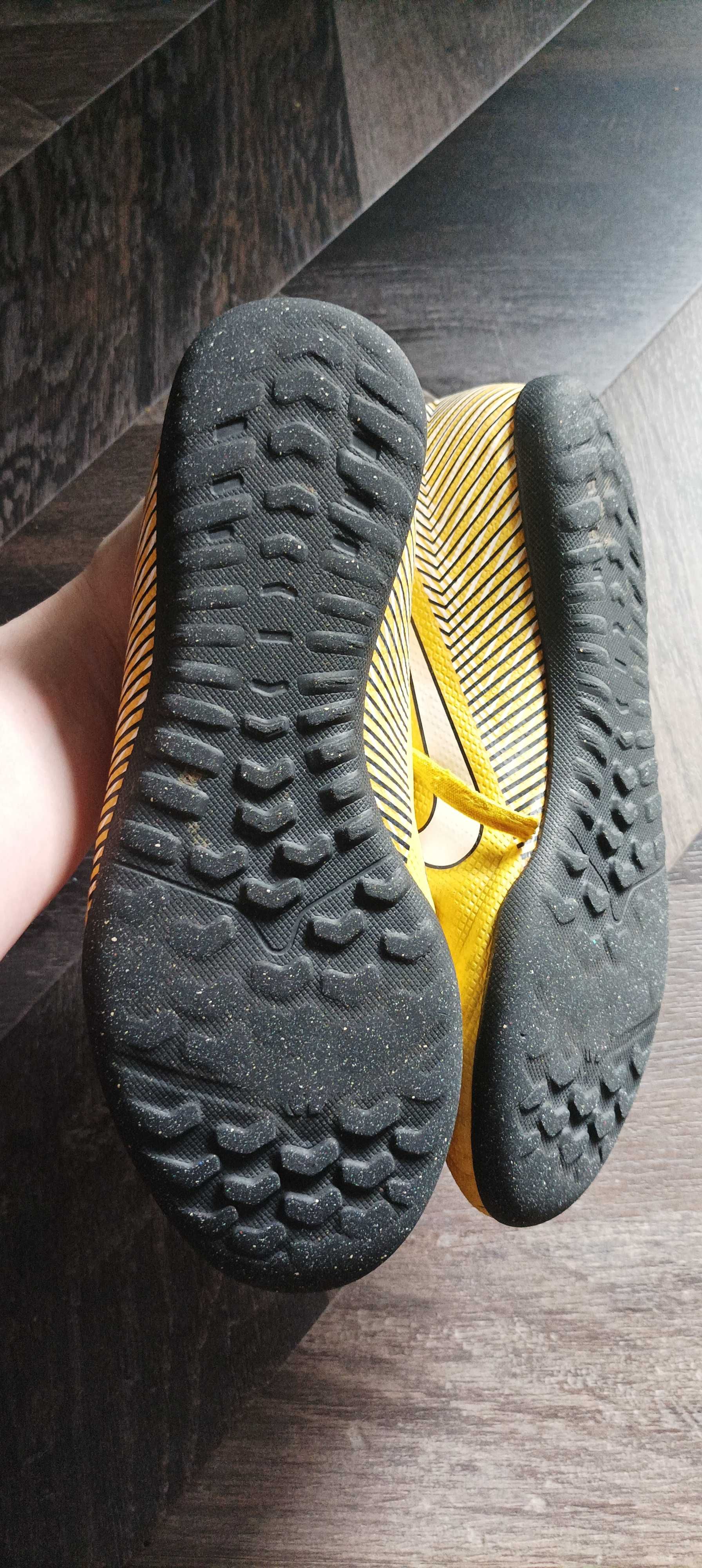 Buty Nike do piłki długość 24 cm