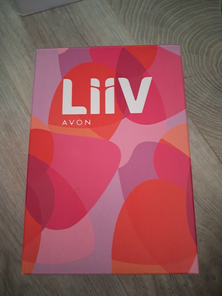 Shaker bidon pojemnik Liiv od Avon 400ml