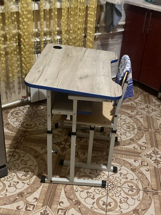 Стол для школьника