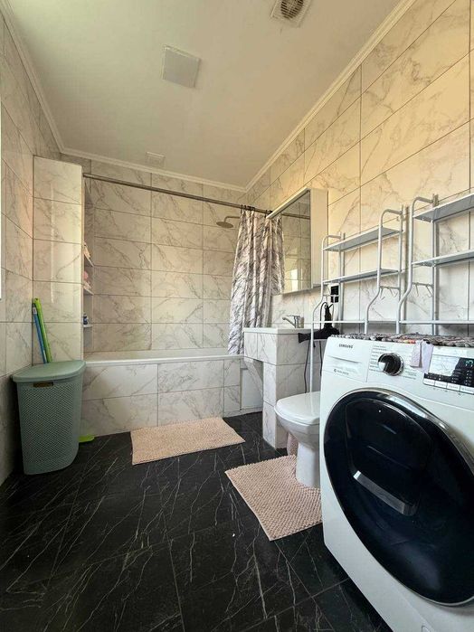 Продається приватний будинок в 5-ти хв. від Івано-Франківська