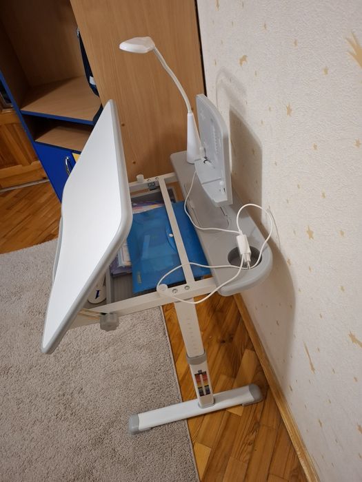 Дитяча регульована парта зі стільцем з ящиком та підставкою для книг