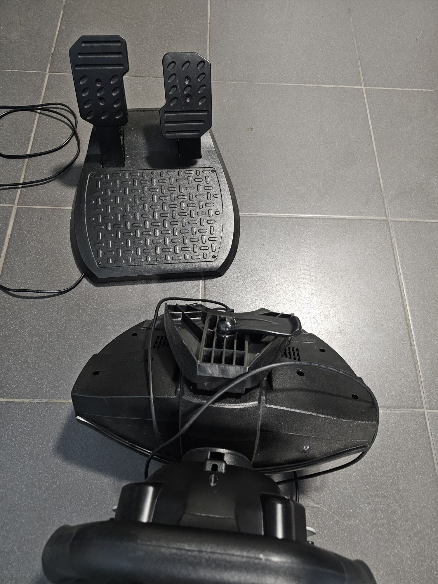 Kierownica Thrustmaster Ferrari Xbox one