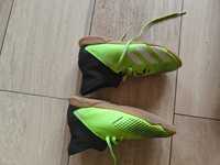 Adidas predator demonscale 32