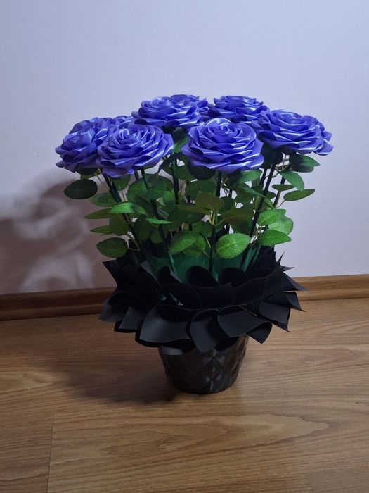 Композиція із атласних стрічок