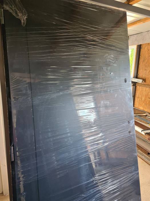 Drzwi zewnętrzne nowe