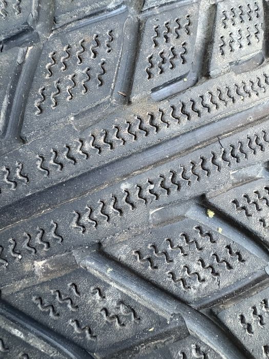 Продам 2ш 215/65/R16 1000грн/колесо