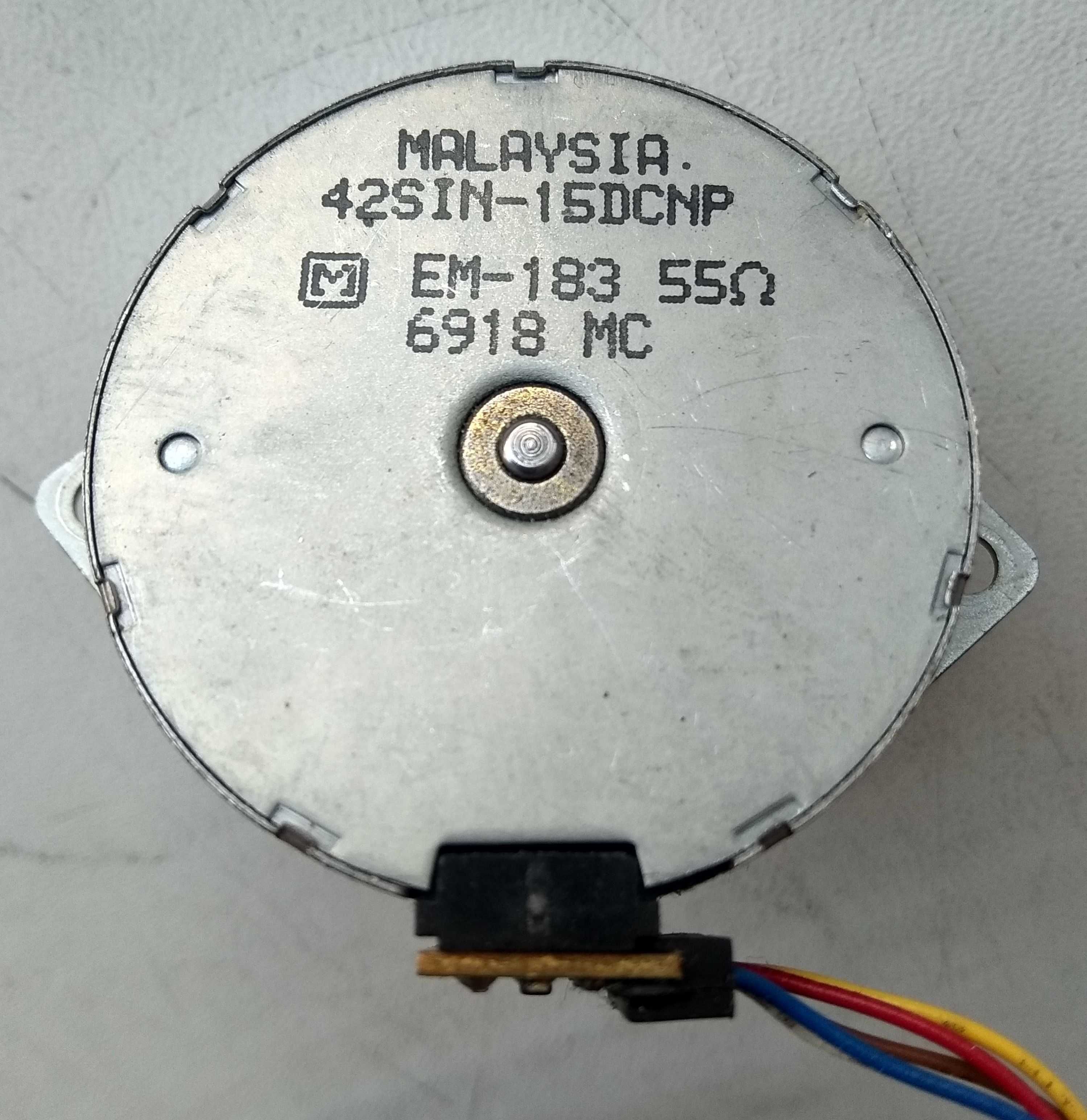 Шаговый двигатель EM-183 42SIN-15DCNP3