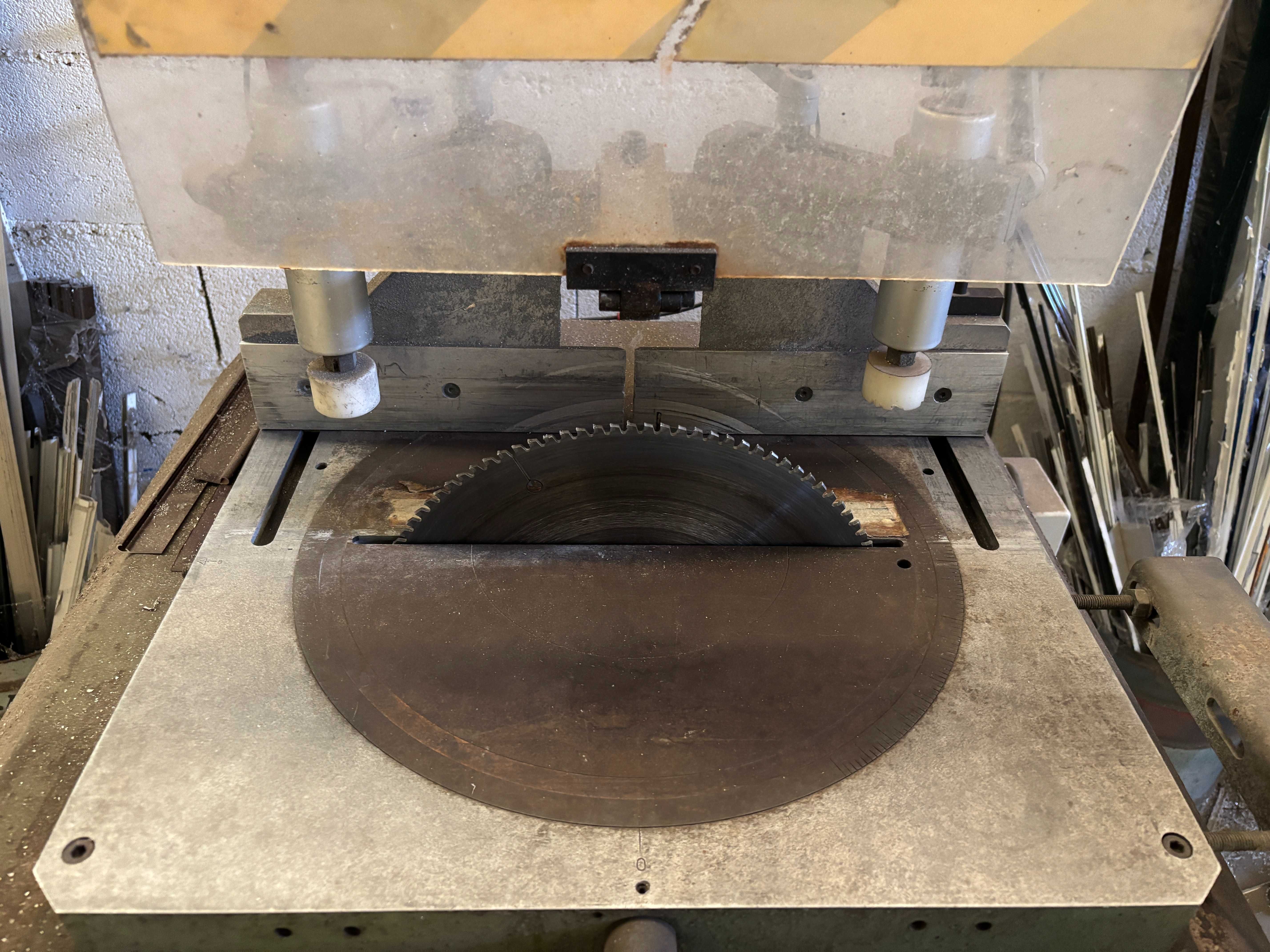 Máquina de Corte Alumínio/PVC ITAL M-351 – Serra de Precisão