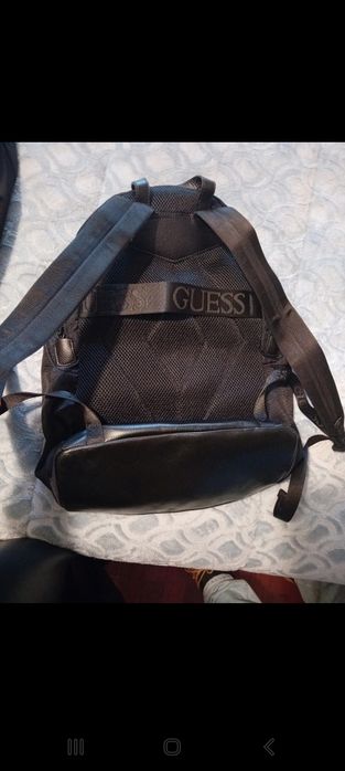 Mochila Guess preta