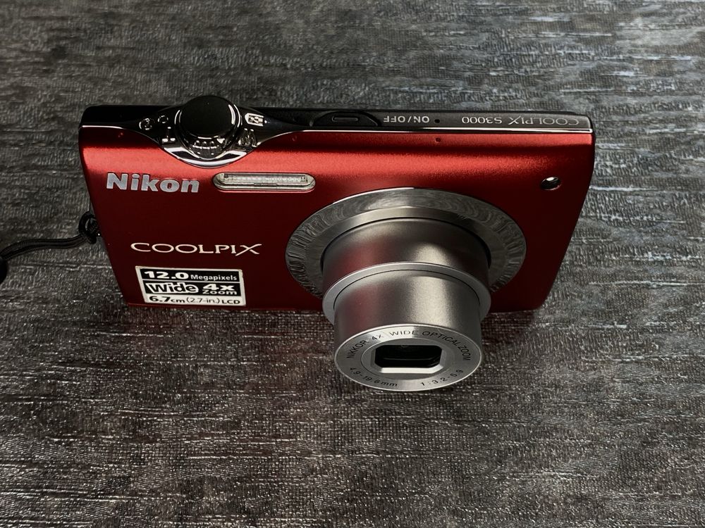 Nikon Coolpix S3000 ідеальний стан