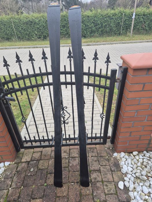 Narty ATOMIC 158 cm + kijki ATOMIC 120 cm