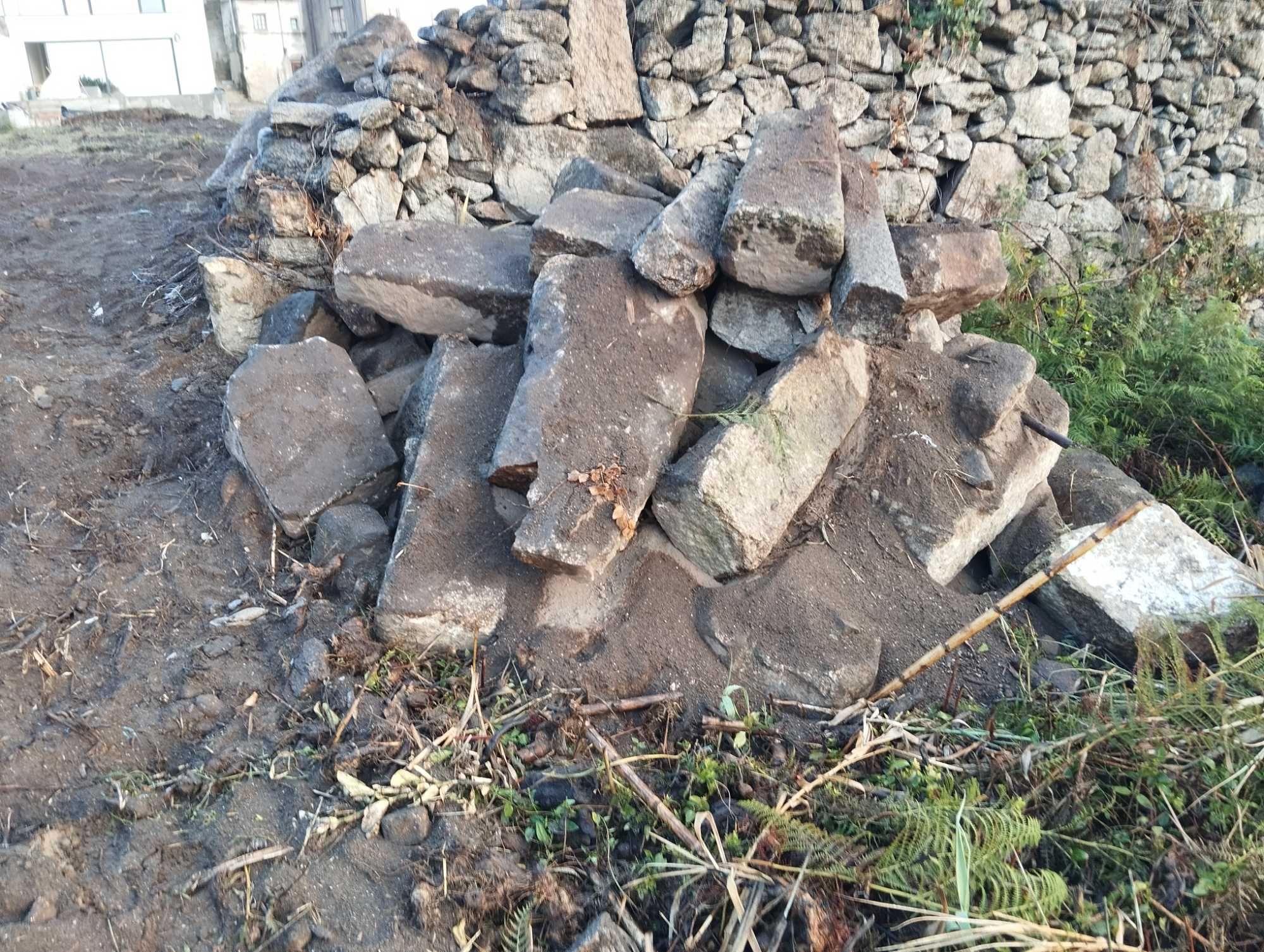 Dou Pedras cantaria/ granito - Maia