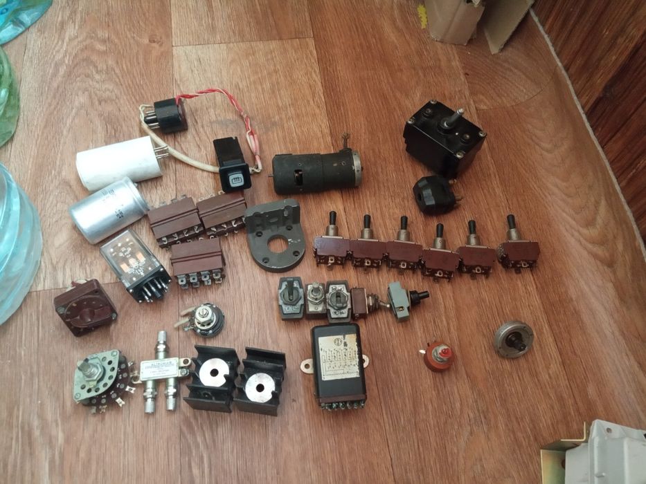 Переключатель,конденсатор,реле,контактор