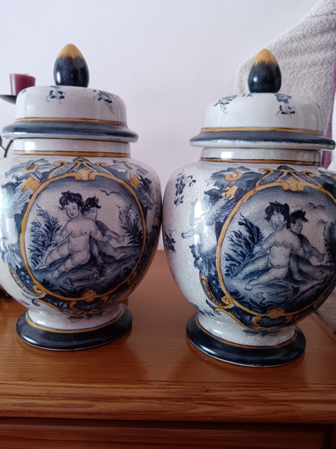Vendo 2 potes estilo chinês